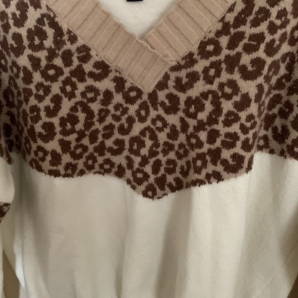 Cheetah print sweater - Picture 3 of 3